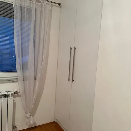 Διαμέρισμα Apartman Ari